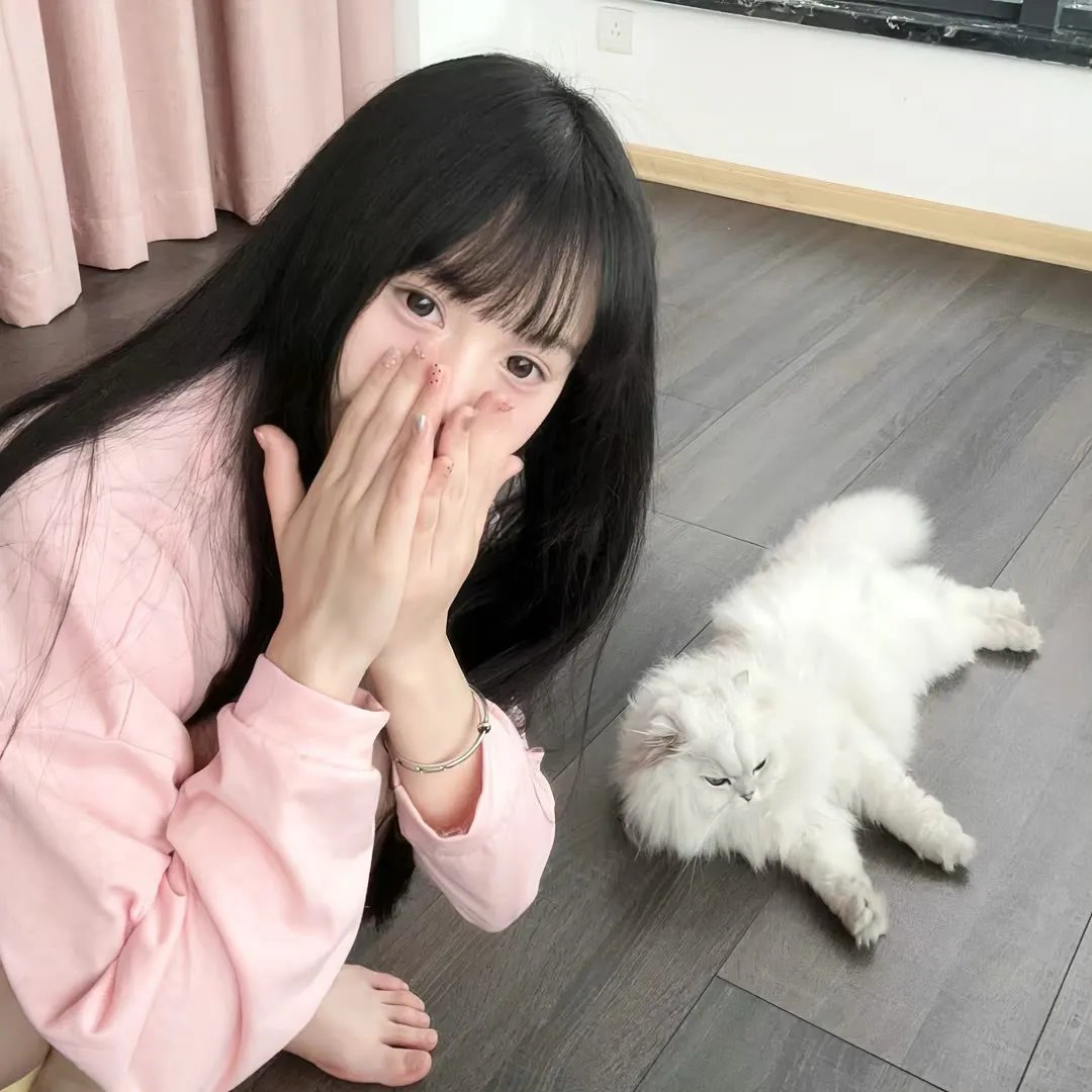 穿黄靴子的女孩